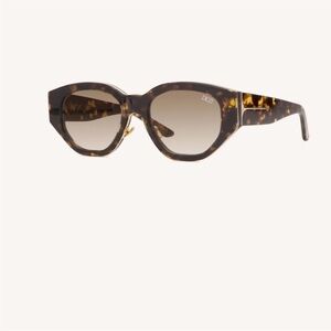 LIKE NEW - DEZI “Charge It” Tortoise Sunglasses